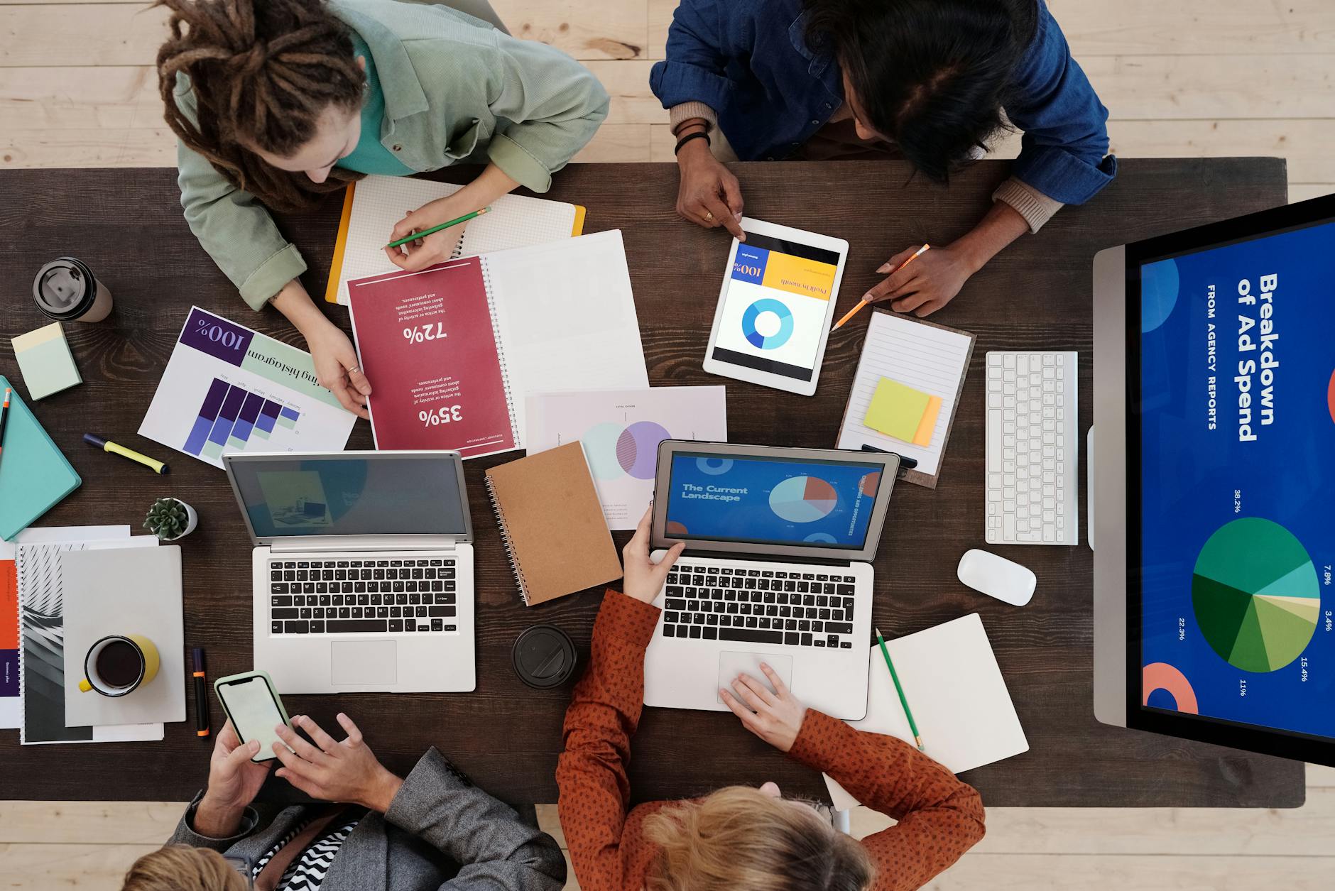 Comment les managers doivent gérer la régulation tech pour gagner en productivité