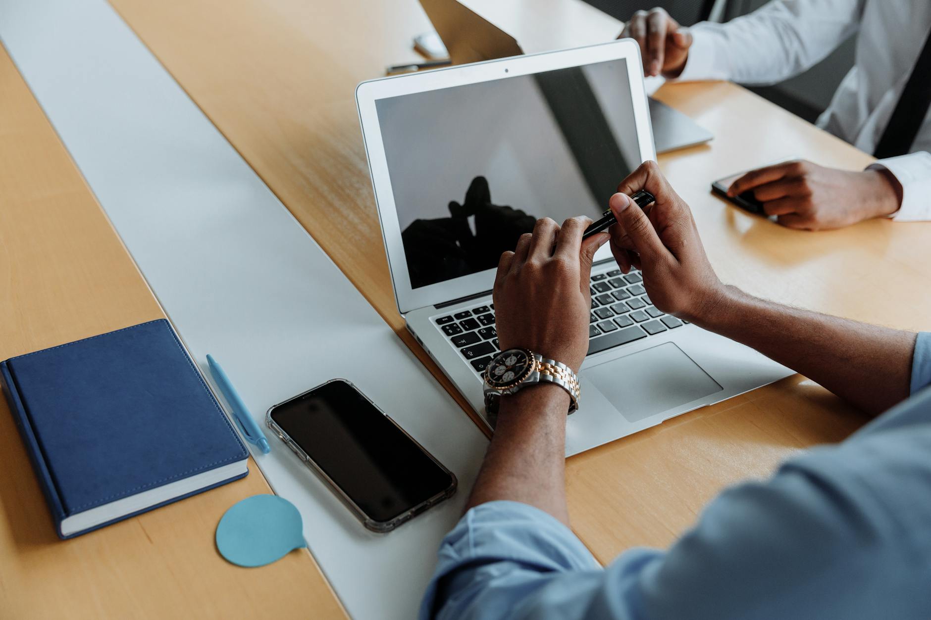 Comment n8n garantit des workflows fiables et efficaces
