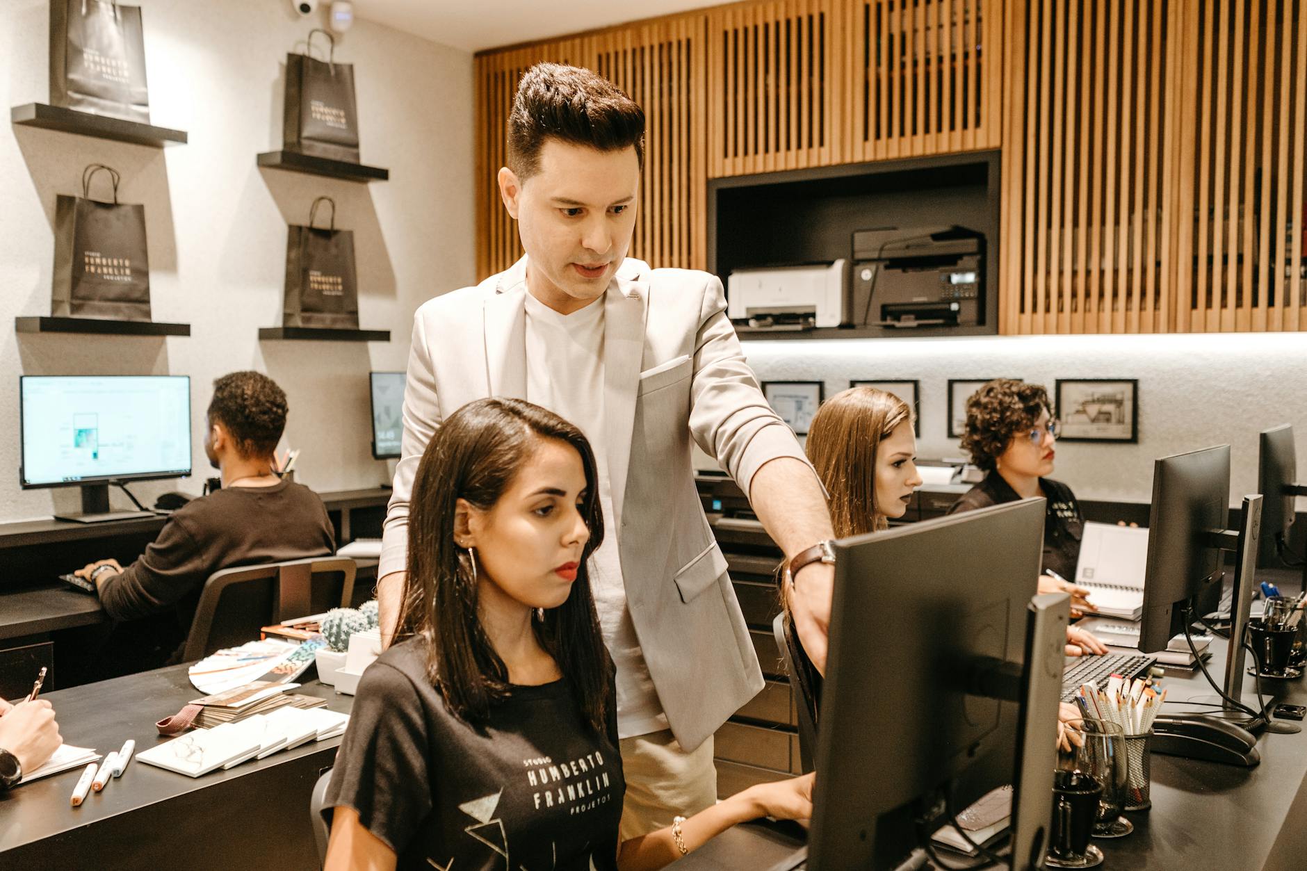 Comment les managers optimisent leur productivité face à la régulation